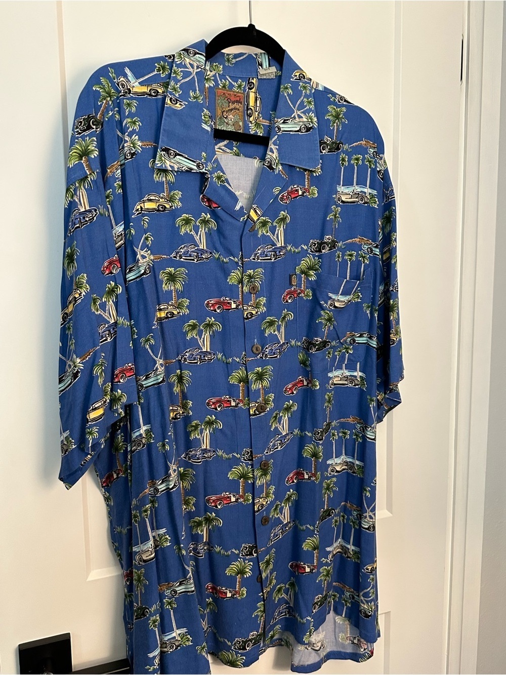 Men’s Pineapple Connection blue car & palm tree print “Hawaiian” shirt, size 3XT